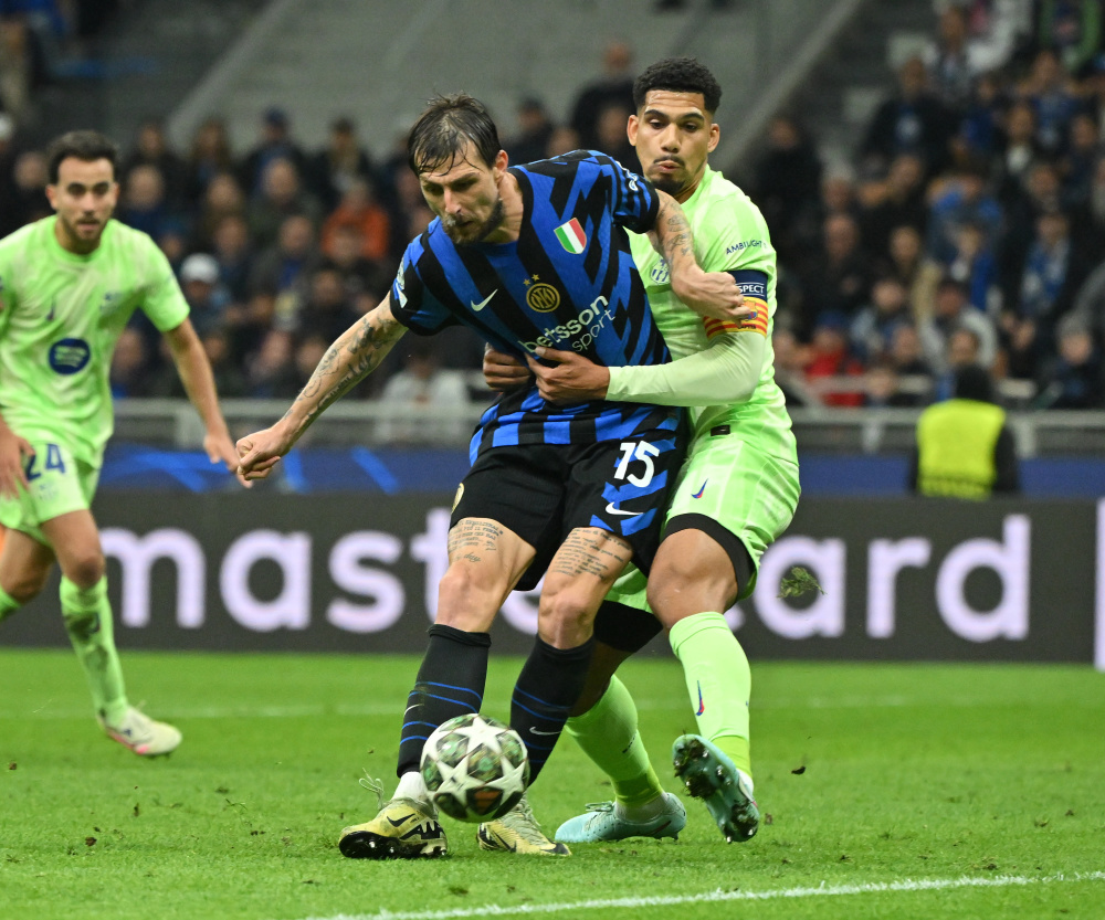 足协杯官方发布决赛纪念产品：纪念徽章38元，围巾58元