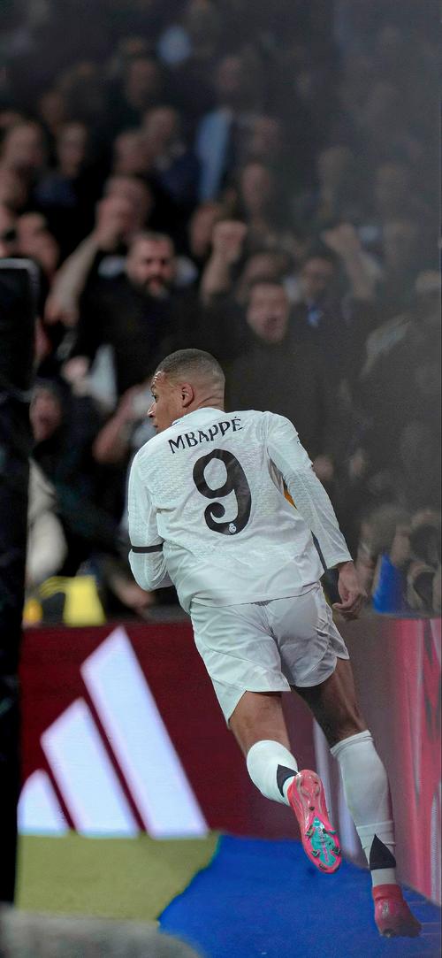 林加德参加综艺展示自己在首尔的生活，住豪华公寓+喜欢护肤