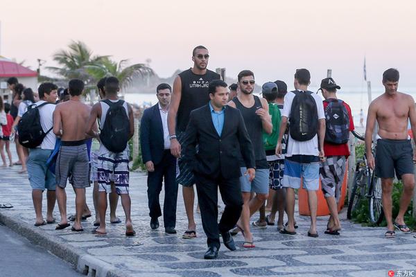 S赛小组赛第二日总结：LPL、LEC全胜，LCK、LCS全败