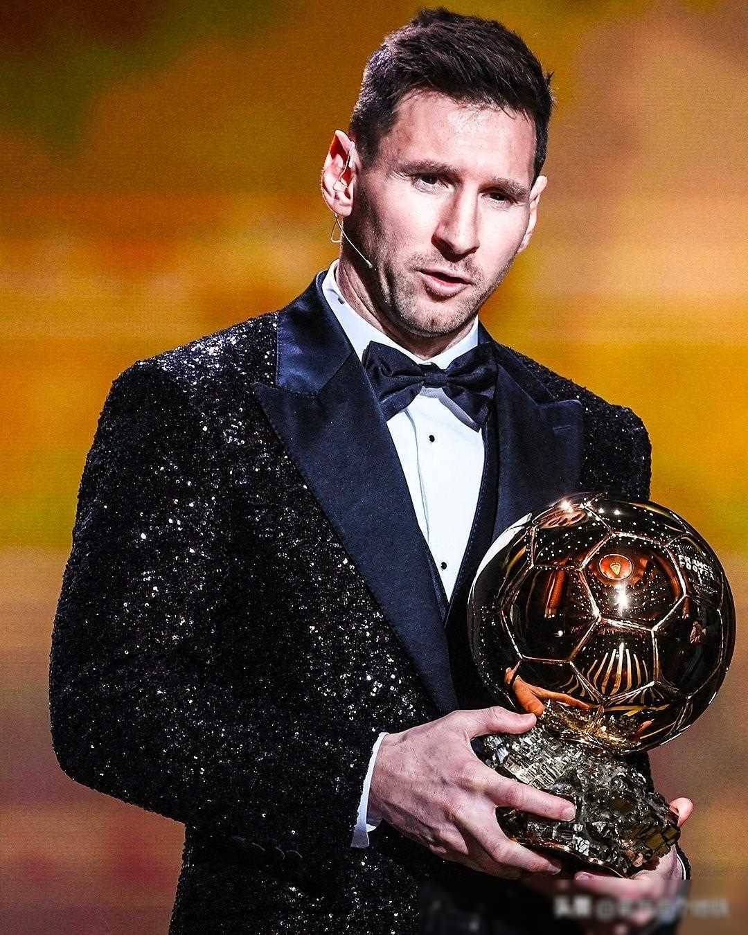 美国名记：苏亚雷斯因为无球状态下踢人被禁赛一场