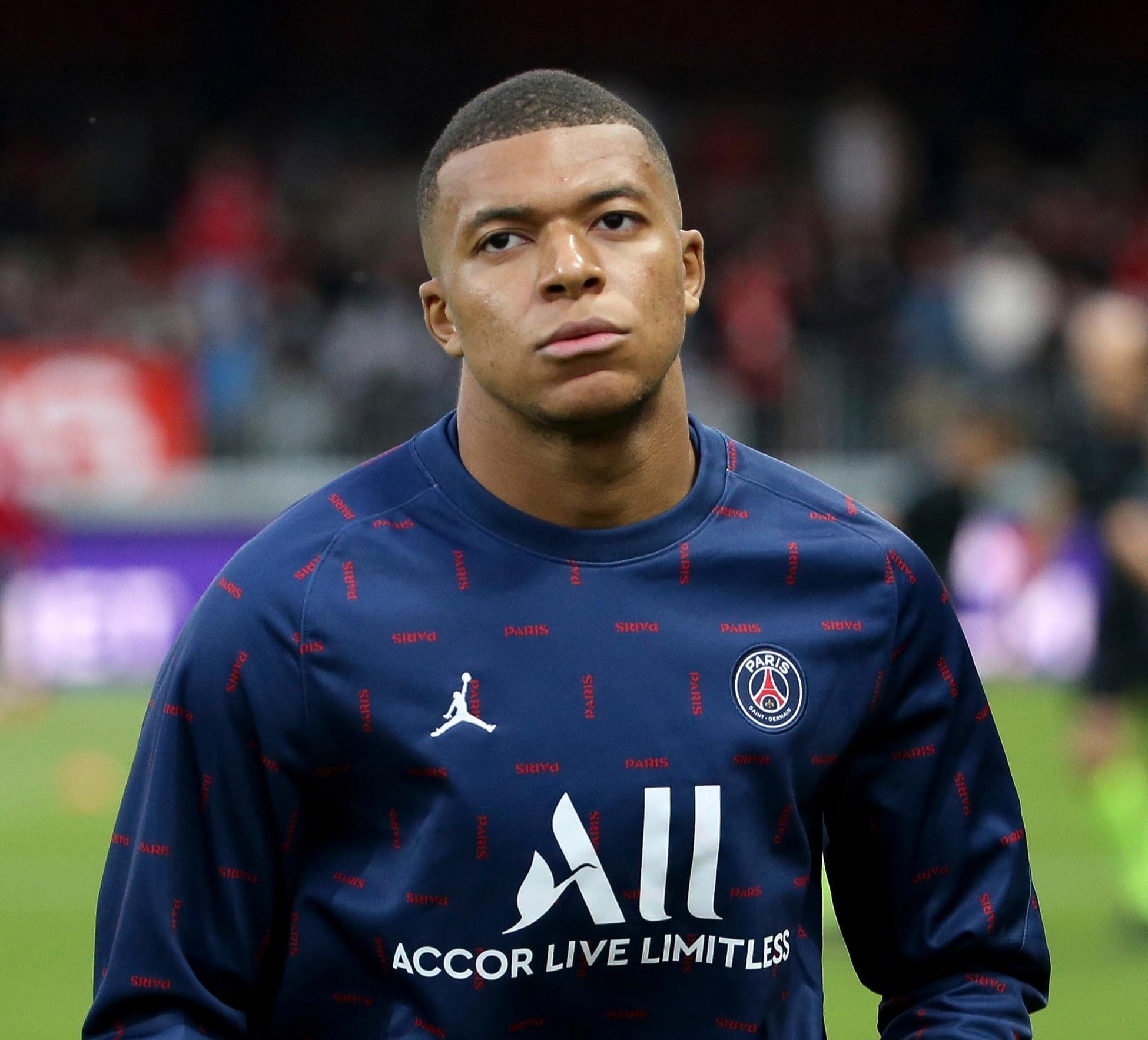 西班牙青训球队开除4名U16球员，他们曾为泄愤持刀威胁对手