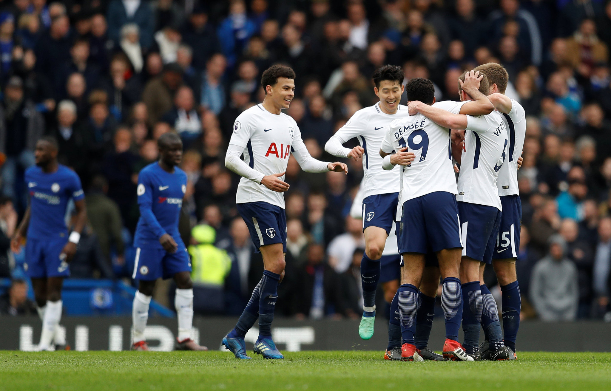 英媒盘点与主帅闹僵球员结局：小贝基恩C罗离队，希勒遭弃用