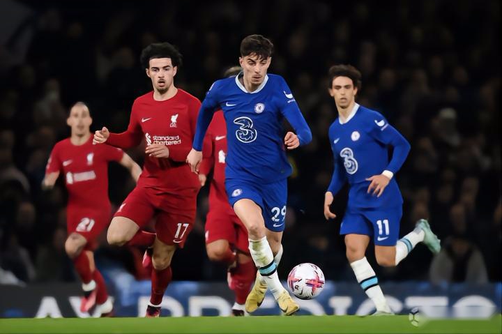 马卡：梅西参观诺坎普引发回归猜测，而美职联支持短期租借