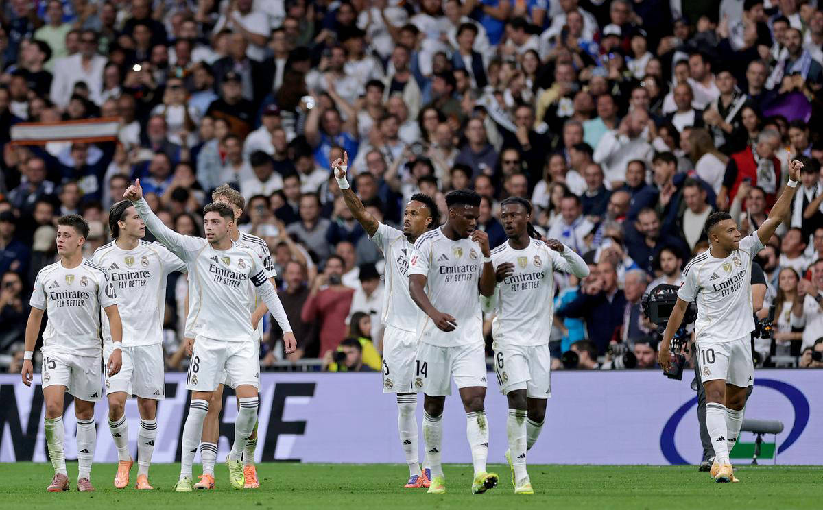 文化输出，巴西选手穿申花球衣参加绝地求生总决赛