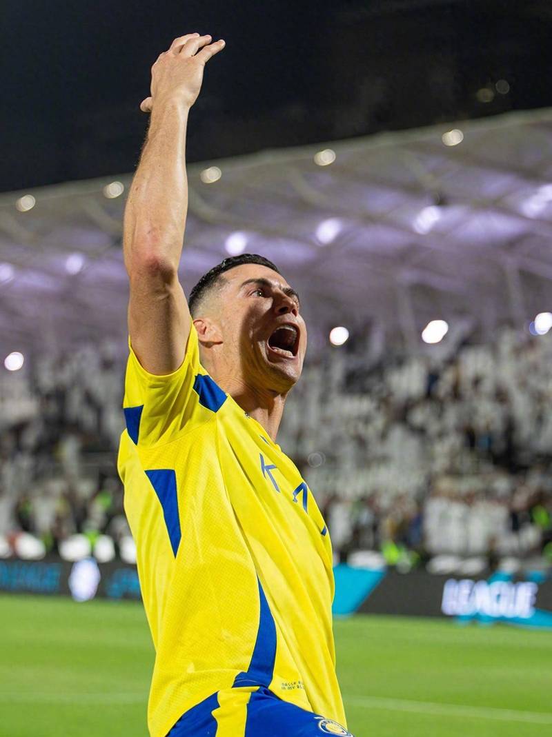 曼联中场梅努的未来：从边缘到重生