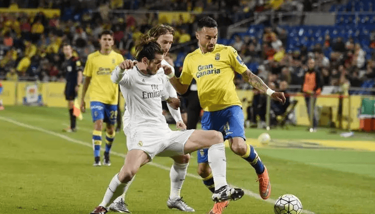 于根伟：对阵中超前五中的四支球队抢到12分，我觉得比较满意